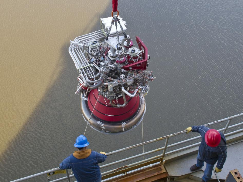 Illustration for article titled NASA is testing the rocket engines that will take us back to the Moon (and beyond)